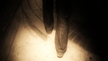 Geceleyin yürüyen adam