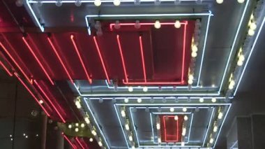 Neon ışıkları takip