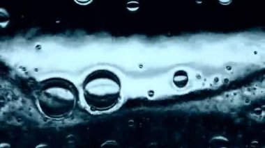 Kabarcıklar mavi ışık