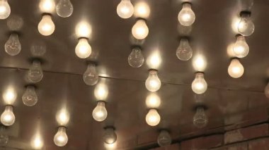 Kayan yazı ampulleri takip