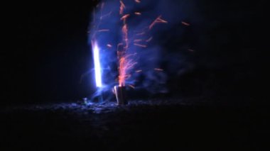 Piccolo Pete Fireworks tutuşturmak