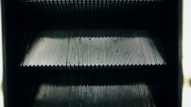 boş yürüyen merdiven