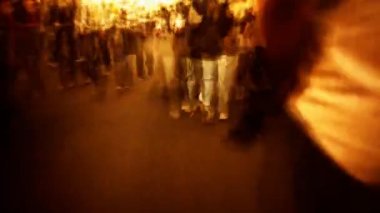 POV zaman atlamalı aracılığıyla kalabalık