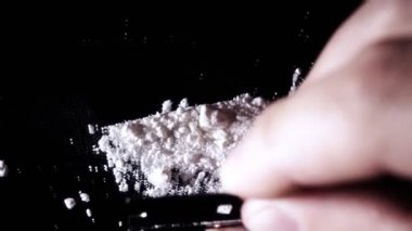 Ayna üzerinde kesme kokain