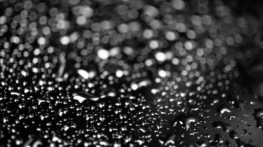 tek renkli su damlaları