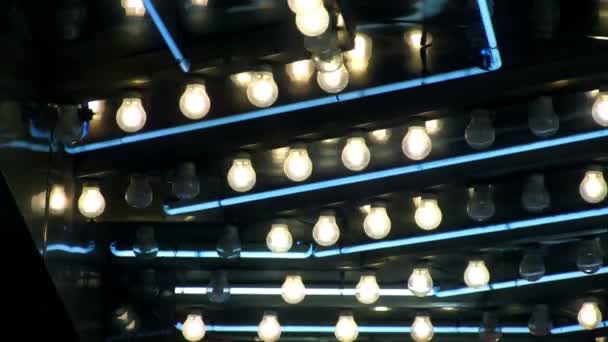 Neon trubice a žárovky — Stock video