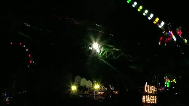Краевые ярмарки в ночное время — стоковое видео