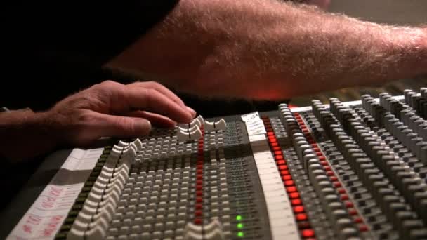 Soundman in recording studio — Stock Video