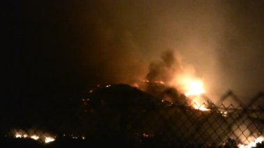 zincir bağlantı çit ateş