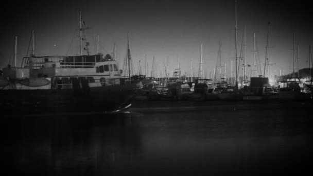 Porto calmo antes do nascer do sol — Vídeo de Stock