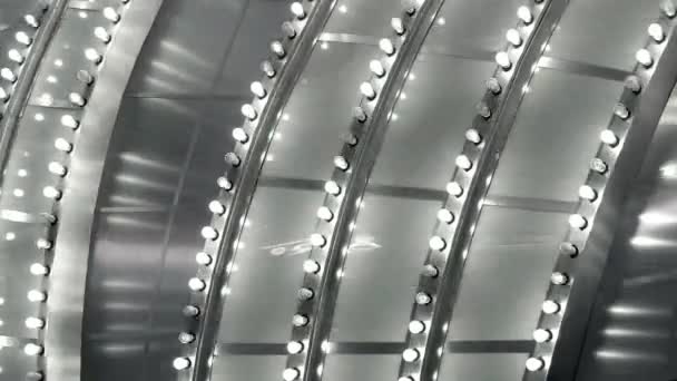 Plata abstracta persiguiendo carpa de luz — Vídeos de Stock