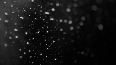 Su damlaları ve Buhar siyah