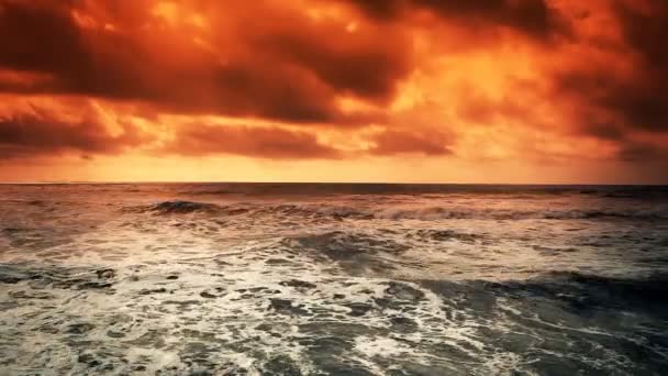 Cielo y mar de bronce — Vídeos de Stock