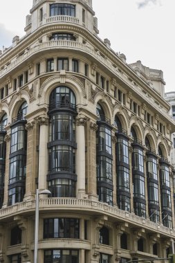 karakteristik binaların sokak Gran Via Madrid, Kaptan