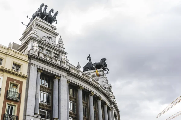 Byggnader på gatan i Madrid — Stockfoto