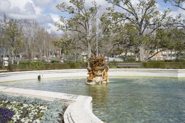 Aranjuez Sarayı bahçesinde çeşme