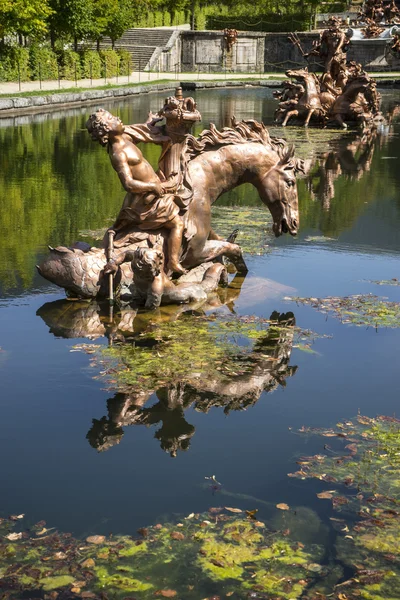 Zlatá fontána v paláci segovia — Stock fotografie