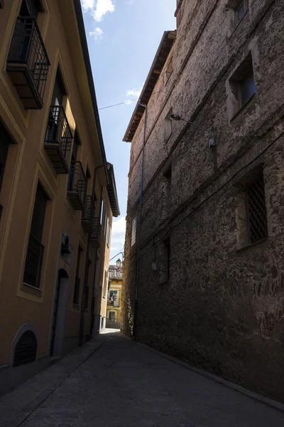 Cestování, starověké ulice Granja de San Ildefonso v Madridu — Stock fotografie