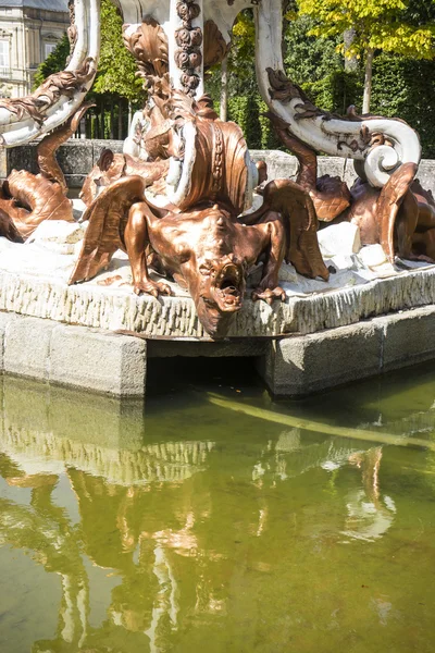 Fontana in palazzo segovia — Foto Stock