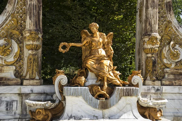 セゴビア宮殿の噴水 — ストック写真
