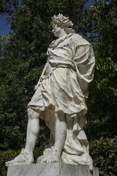 Scultura in marmo bianco — Foto Stock