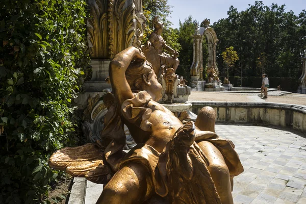 Brunnen im Segovia-Palast — Stockfoto