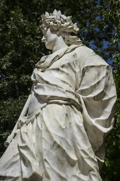 Skulptur aus weißem Marmor — Stockfoto