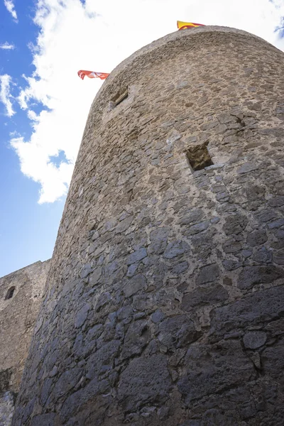 旅游中世纪石头塔在西班牙托莱多市衣饰民俗 — 图库照片