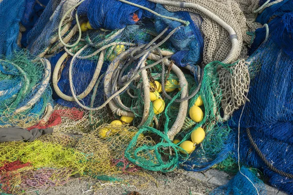 海里、リグ、マヨルカ、スペインのポートと漁網. — ストック写真