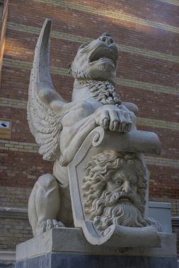 Aslan, Jardin del Retiro Madrid, İspanya, taş heykel
