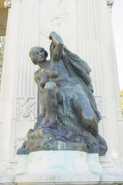 Turizm, Jardin del Retiro Madrid, Spa, taş heykel