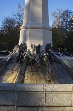 Taş Heykel, Jardin del Retiro Madrid, İspanya