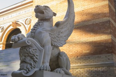 Taş Heykel, Jardin del Retiro Madrid, İspanya