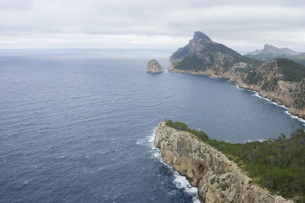 Výhled na mys formentor v turistické oblasti Malorky, jiho — Stock fotografie