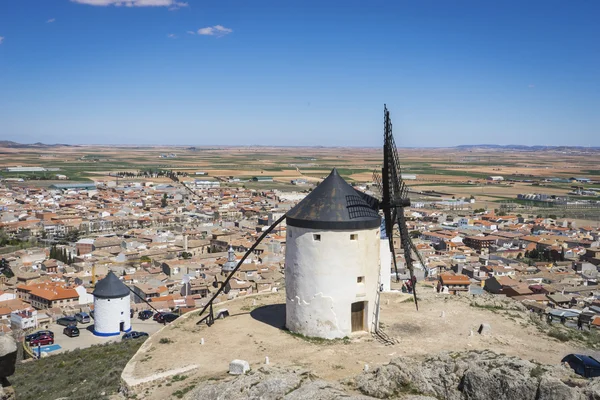 Stråsäd mills mytiska Kastilien i Spanien, Don Quijote, kastilianska l — Stockfoto