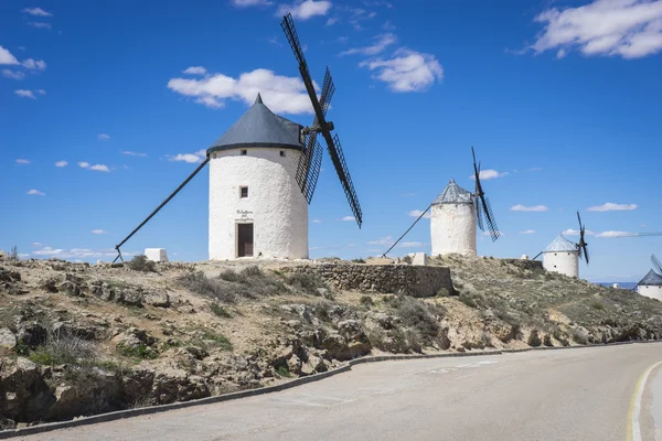 Obilné mlýny mýtické Kastilie ve Španělsku, Don Quijote, Kastilský l — Stock fotografie