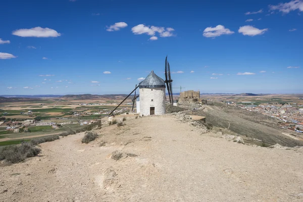 Molinos de cereales mítico Castilla en España, Don Quijote, Castellano l — Foto de Stock