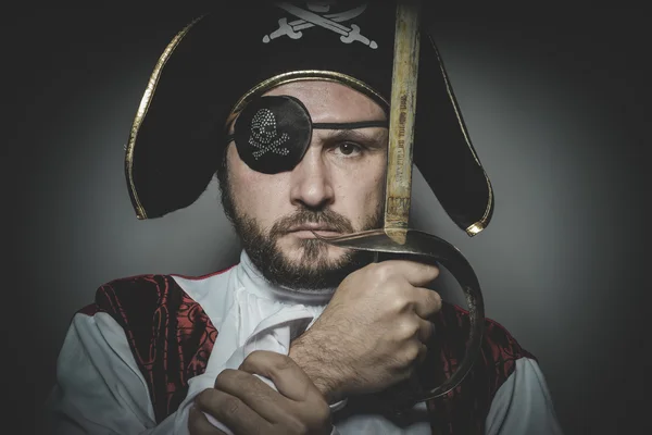 Uomo pirata con benda sull'occhio — Foto Stock
