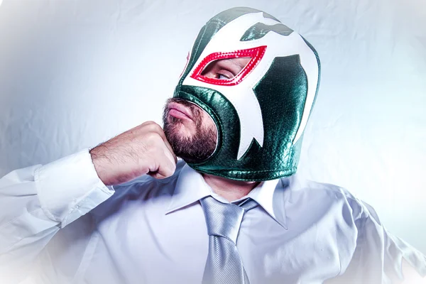 Geschäftsmann mit mexikanischer Wrestlermaske — Stockfoto