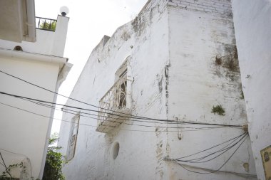 Marbella beyaz binalar ile sokak