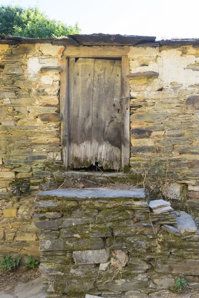 Maison en bois et pierre — Photo