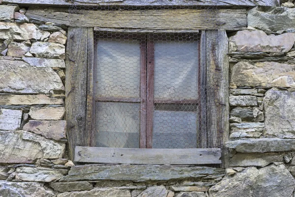 Maison en bois et pierre — Photo