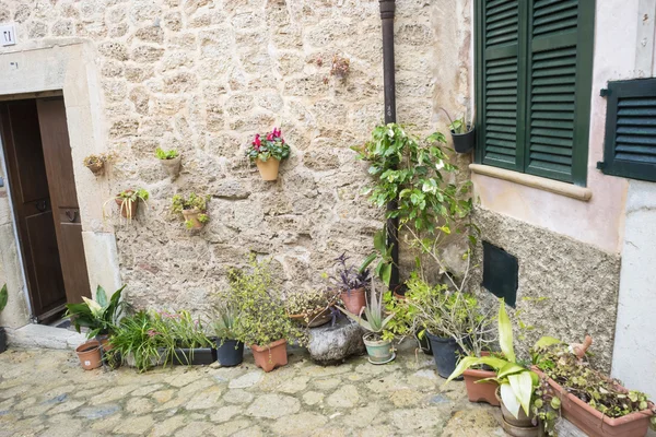 Flowerpots rua de Maiorca — Fotografia de Stock