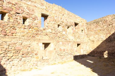 Kale siperleri ve duvarlar ile