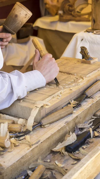 職人彫刻木材 — ストック写真