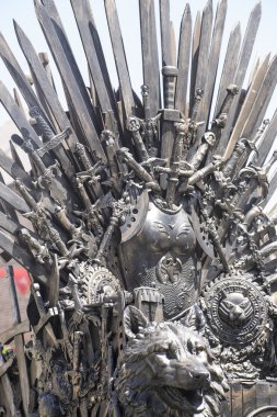 İmparatorluk, Kraliyet tahtının Demir kılıç, Kral, sy koltuğunda yaptı.