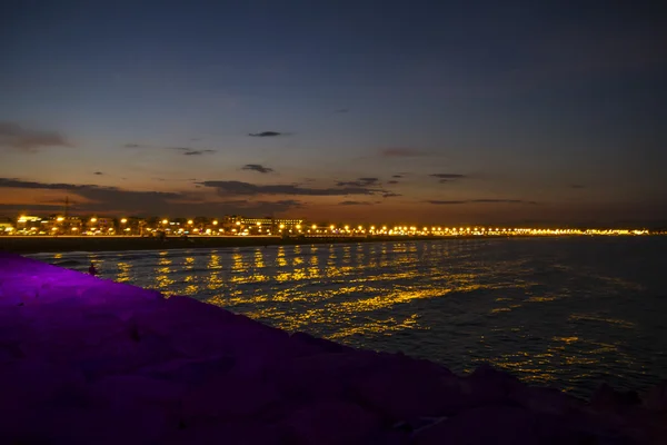 Valencia strand bij nacht — Stockfoto