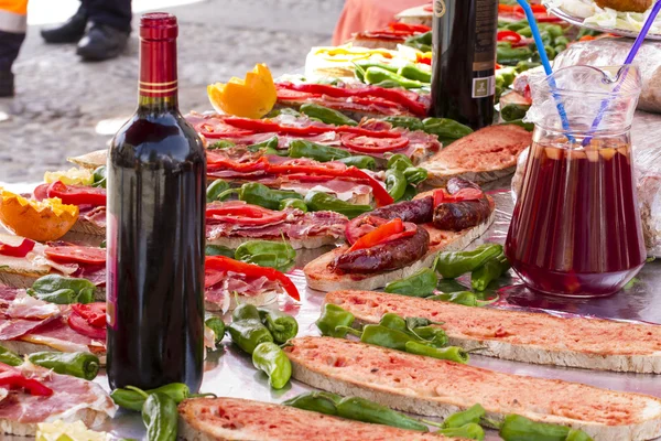 Barbacoa con salchichas — Foto de Stock