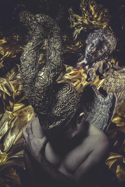 Warrior man in golden helmet — Stock Photo, Image