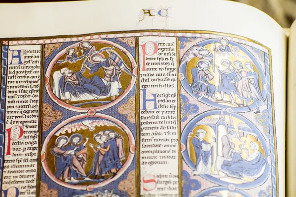 Libro manuscrito medieval —  Fotos de Stock